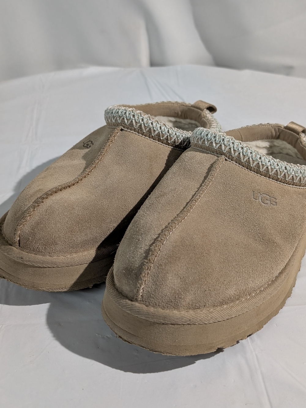 UGG Tazz II Women's Platform Slip On Shoes Size 6 US Sand Color Slippers